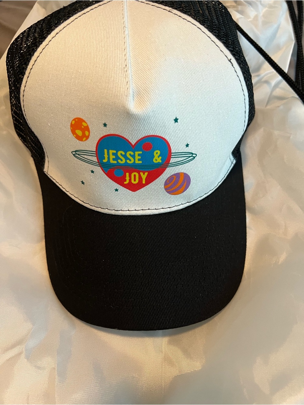 Jesse & Joy Heart Graphic Trucker Hat - Black & White